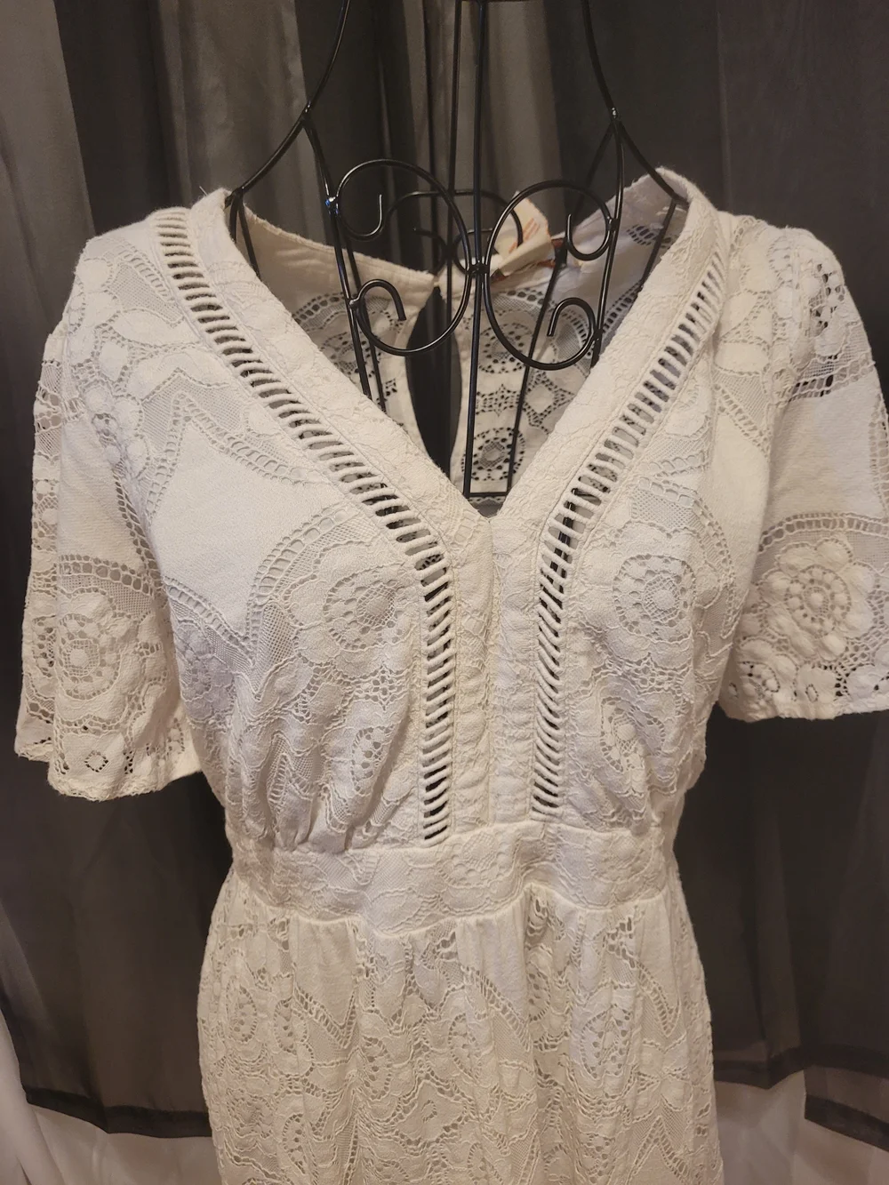 Flying Tomato Ivory Lace V-Neck Midi Dress - Picture 2 of 7